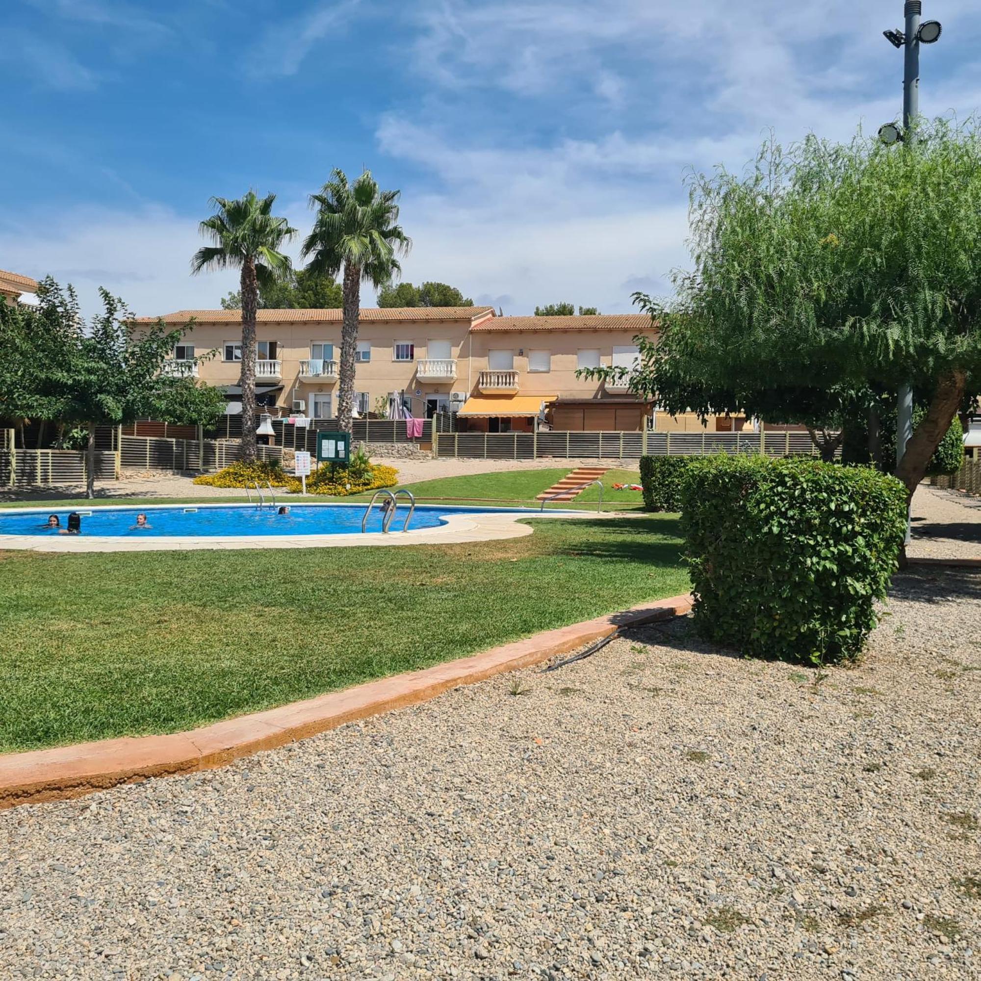 Hébergement de vacances Adosada, Piscina, Familia Y Vacaciones *